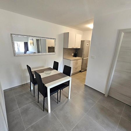 Apartma Bertoki Копер Екстериор снимка